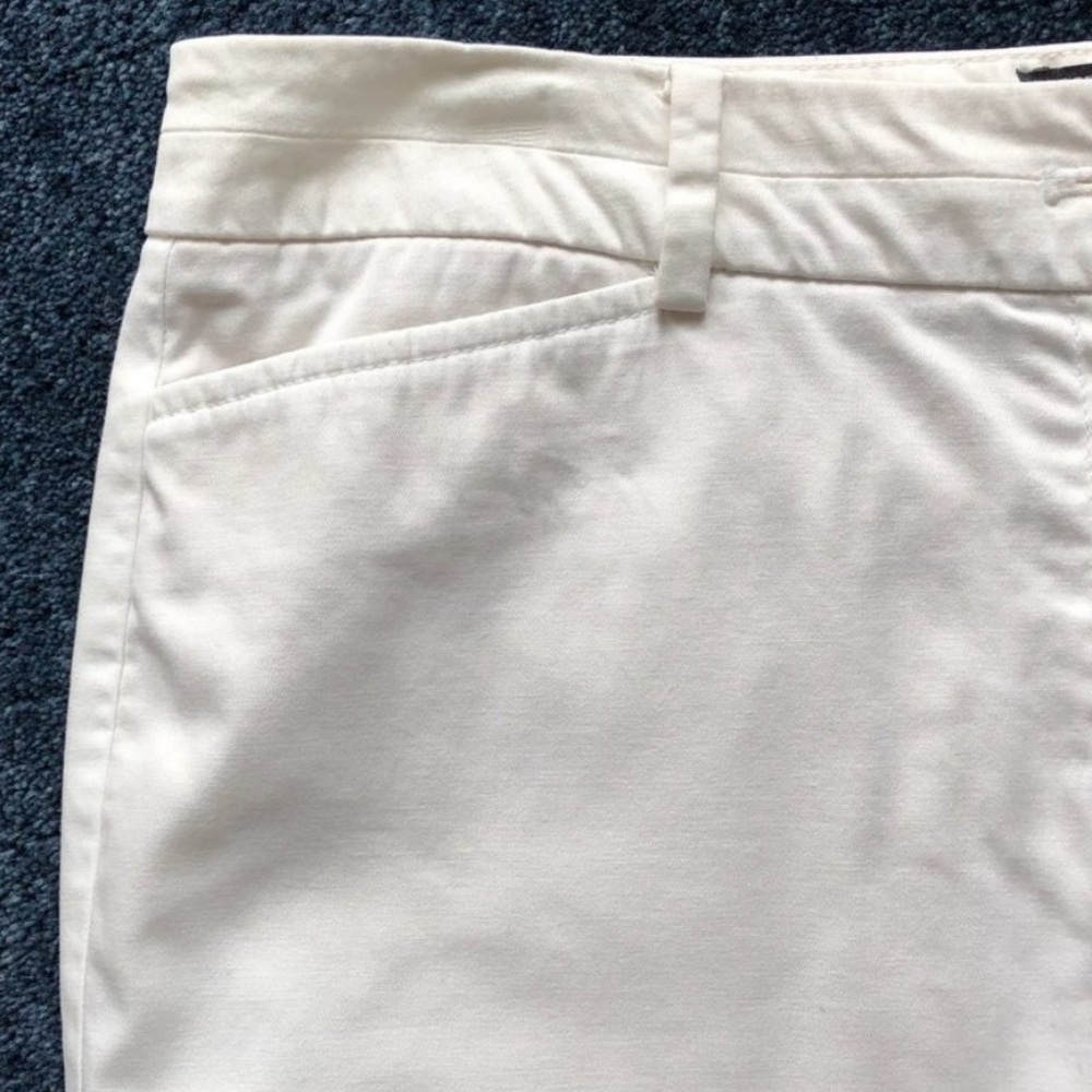 Talbots Women's White Bermudas size 4 - Picture 5 of 7